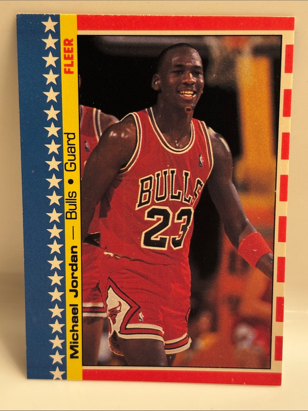 Fleer Red Basketball Trading Card - Bulls #23